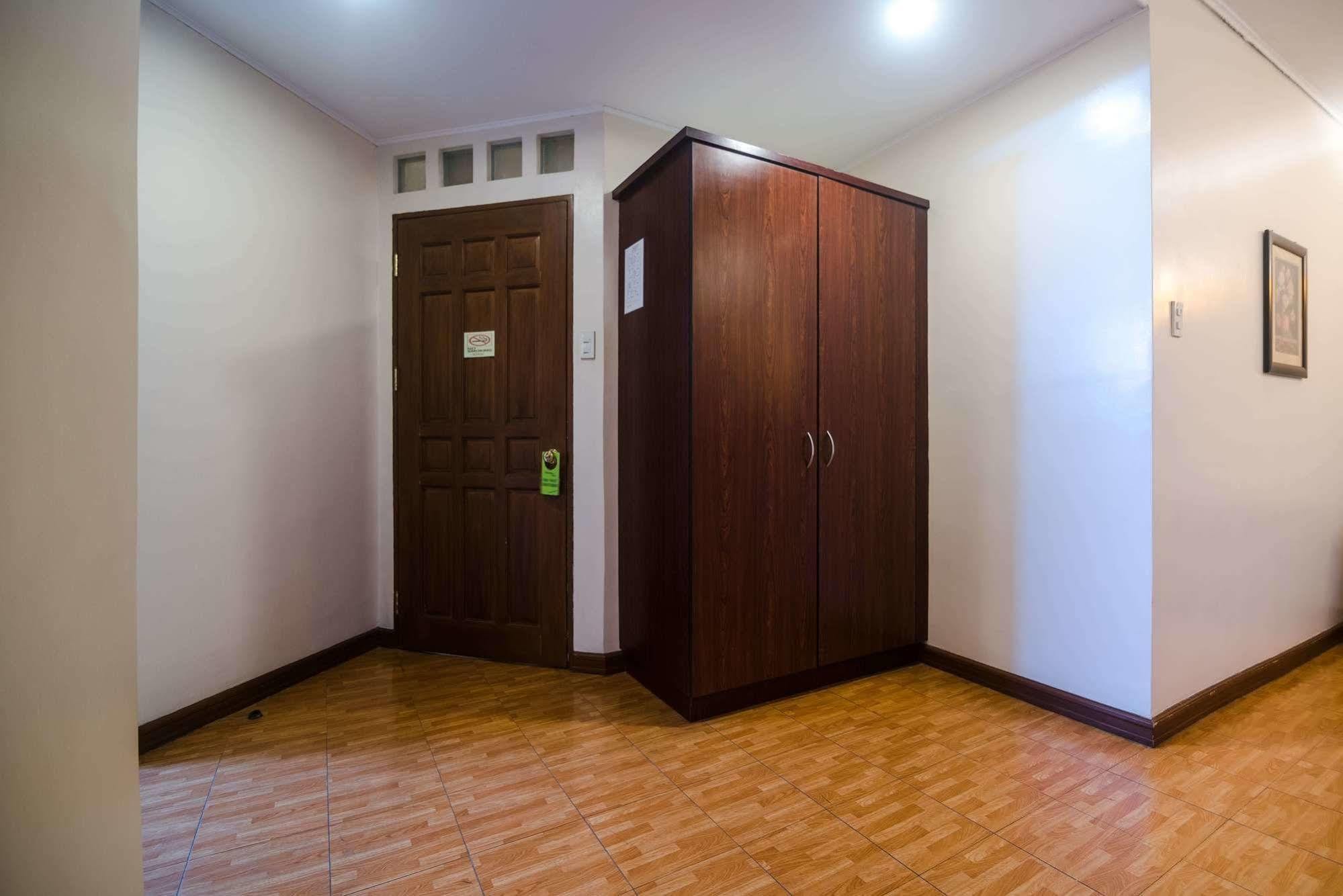 Oftana Suites Cebu Exterior photo